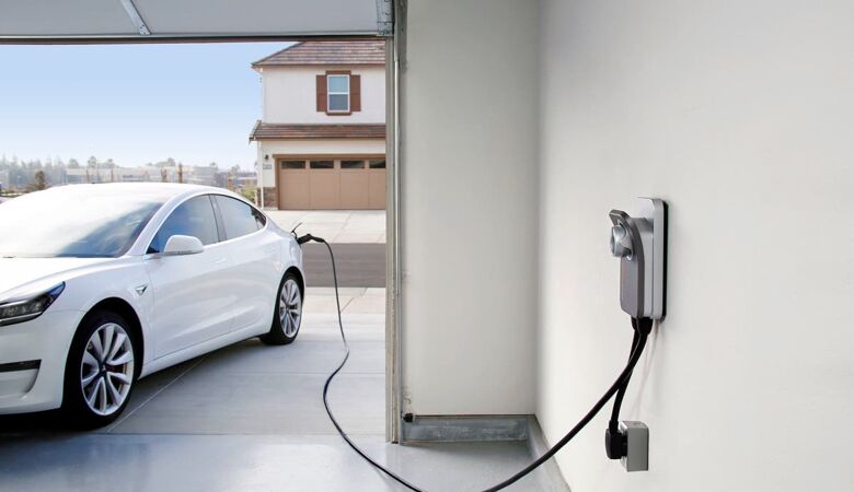 Pourquoi recharger une voiture électrique à domicile ?