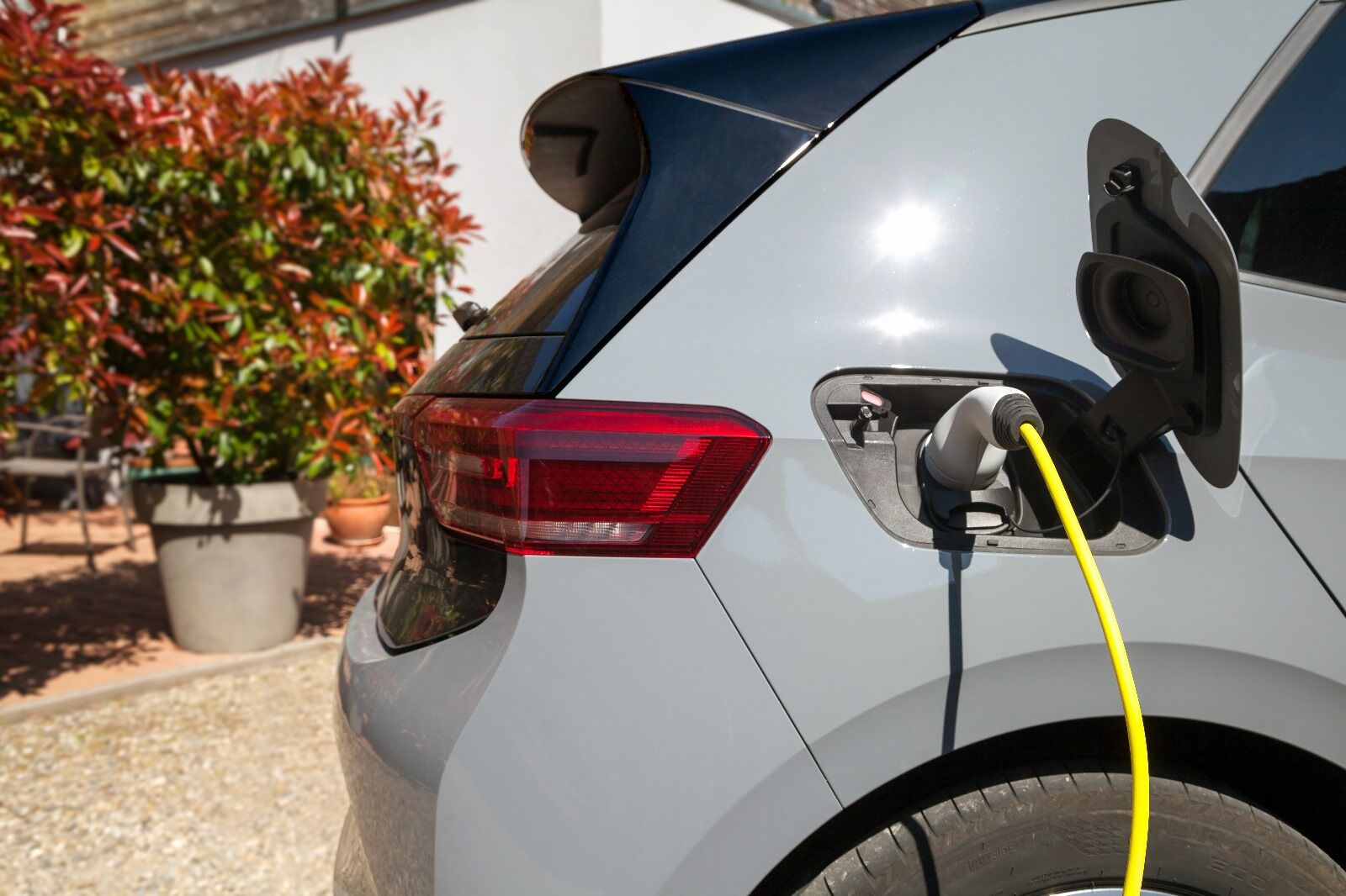 Article Sorel Energies "Installation monophasée ou triphasée pour la recharge d'une voiture électrique "