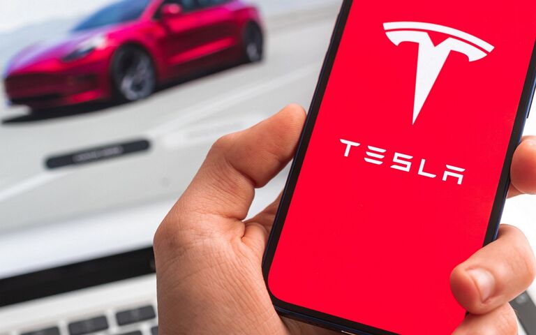 Tesla application mobile