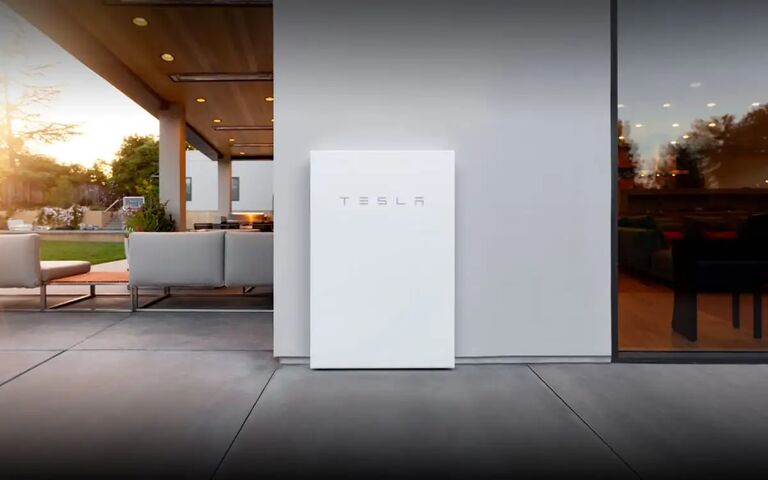 PowerWall Tesla , la batterie de stockage Tesla, faites des économies énergétiques